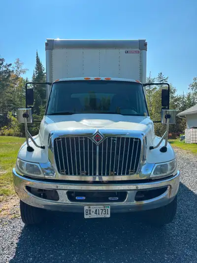 2017 INTERNATIONAL 4300 STRAIGHT TRUCK – 235,840 KMS $49,900.00 + HST INTERNATIONAL 4300 SBA 4X2 24...