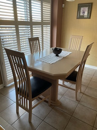 Kitchen/Dining Table & 6 Chairs