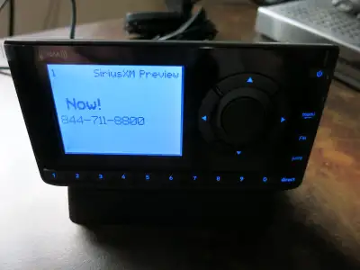 Bring SiriusXM Satellite Radio to your home stereo with this XM Onyx EZ XEZ1H1 receiver, which featu...