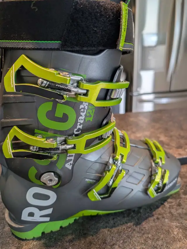 ski boot