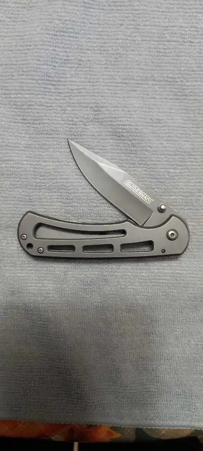Excellent Pocket Knife for every day cutting needs. Stainless steel handles, frame lock and pocket c...