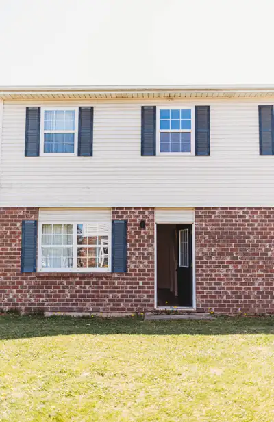 3 Beds 1.5 Baths Townhouse -CALLING ALL STUDENTS