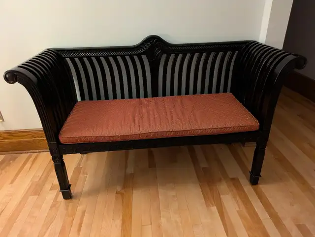 Banc - canapé indonésien in Couches & Futons in City of Montréal - Image 3