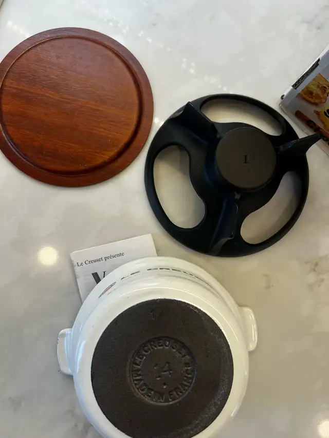 Le Creuset Chocolate Fondue Set in Kitchen & Dining Wares in Calgary - Image 8