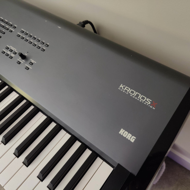 Korg Kronos X 88 key synthesizer in Pianos & Keyboards in Edmonton - Image 3