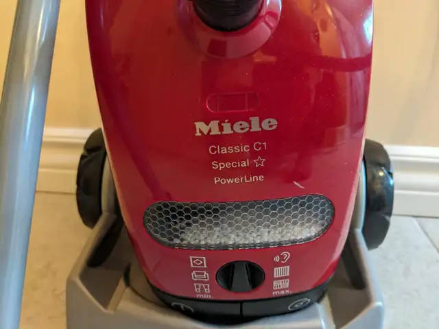 Theo Klein MIELE Toy Canister Vacuum in Toys & Games in City of Toronto - Image 4