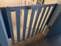 Munchkin Loft - Aluminum Safety Gate