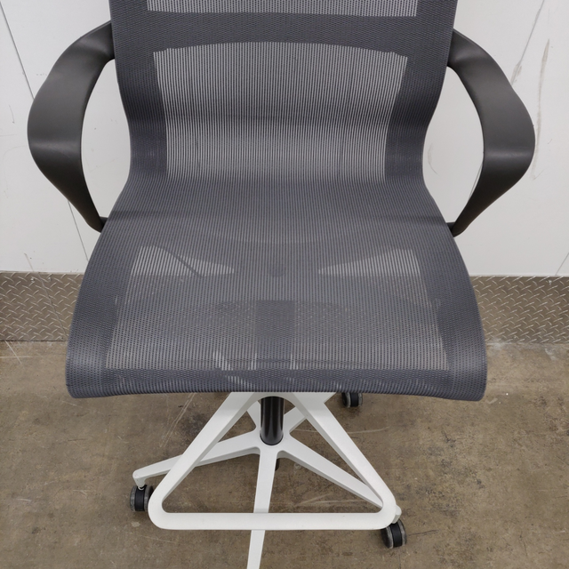 Herman Miller Setu Chair High Stool Work Seating All Mesh K8439 in Chairs & Recliners in City of Toronto - Image 5