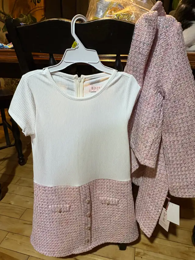 Girls size 12 sparkle dress and shoes size 4. in Kids & Youth in City of Halifax - Image 4