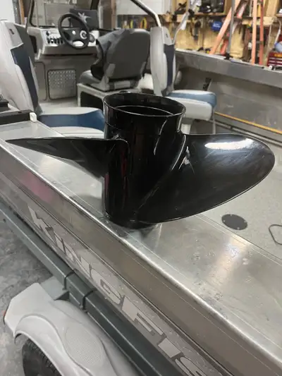 NEW OEM suzuki 90hp 4 stroke 3X14X19 will trade for yamaha 90hp 4stroke propeller or best offer