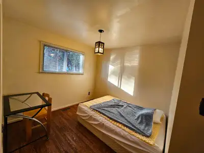 ROOM FOR RENT