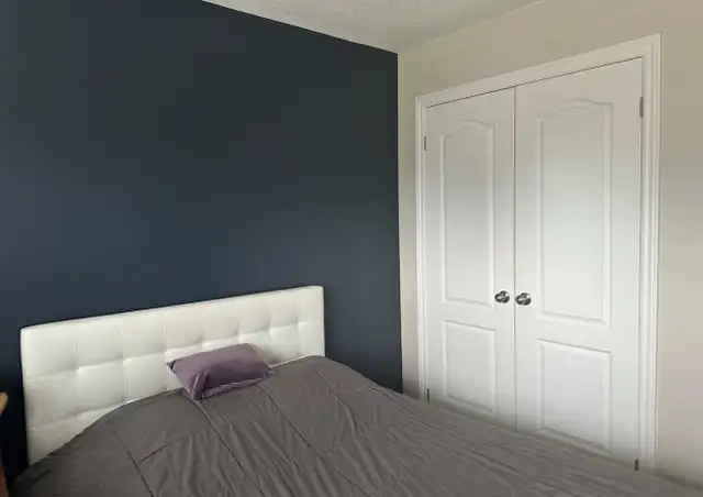 1 Large Room for Rent ~ Collingwood