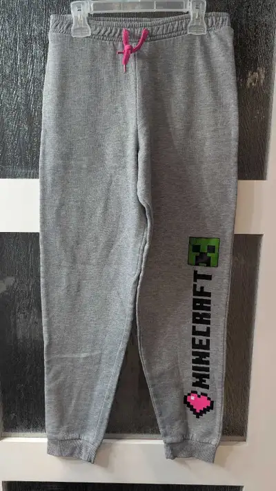 5$ Minecraft jogging gris 14/16 ans fille excellent état Candiac, View more