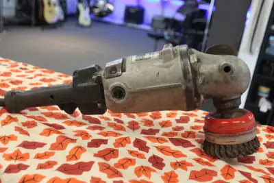 For Sale Black & Decker 4052 Heavy Duty Angle Sander/Grinder Compatible with 7" and 9" discs Powerfu...