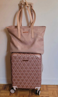 2 PIECE ON WHEELS CARRY ON LUGGAGE AND TOTE BAG ROSE GOLD 