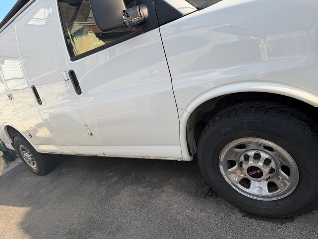 2018 2500 GMC Savana — photo 5