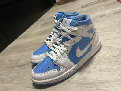 Air Jordan Mid SE White/Legend Blue, View more