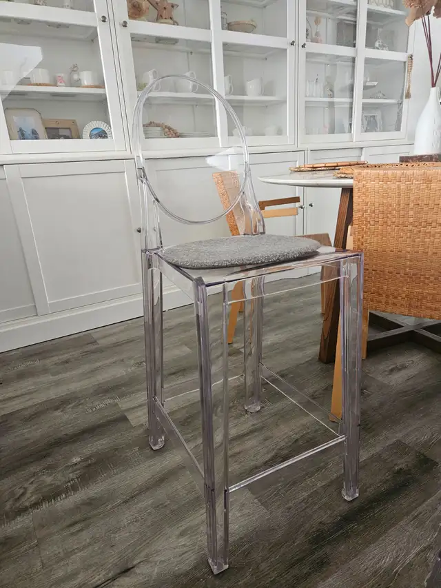 Acrylic counter stools in Chairs & Recliners in Edmonton - Image 4