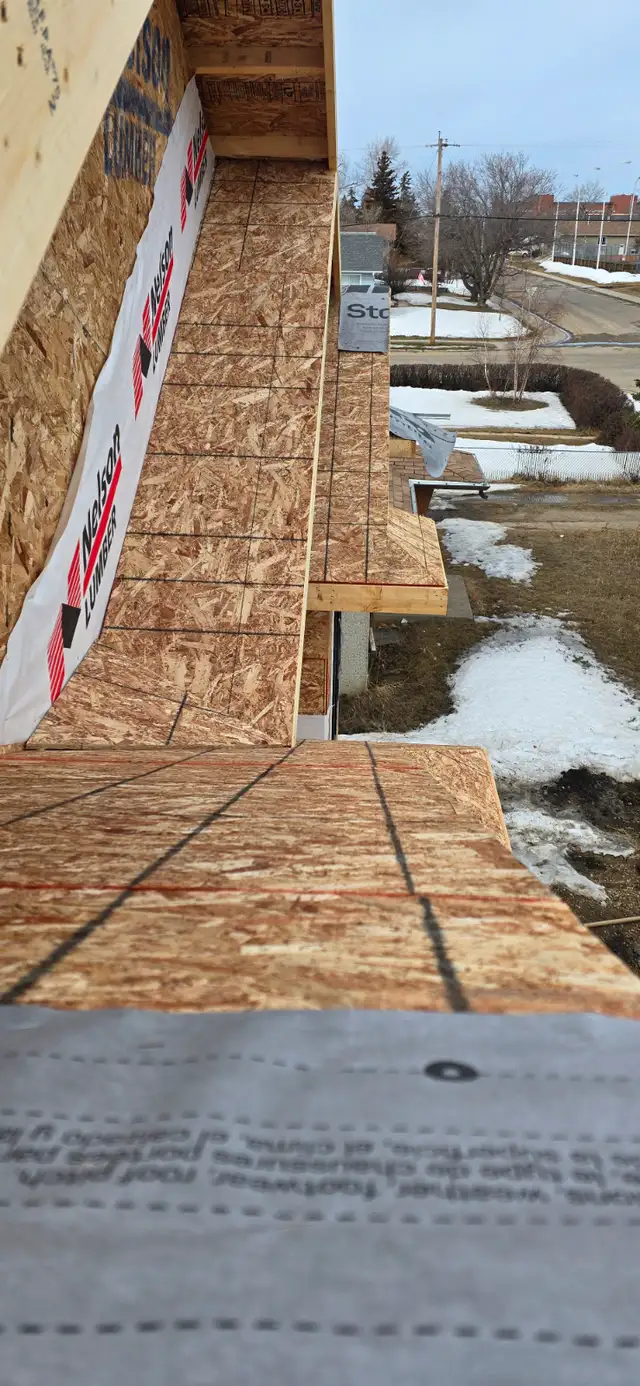 Roofing440611806233896961