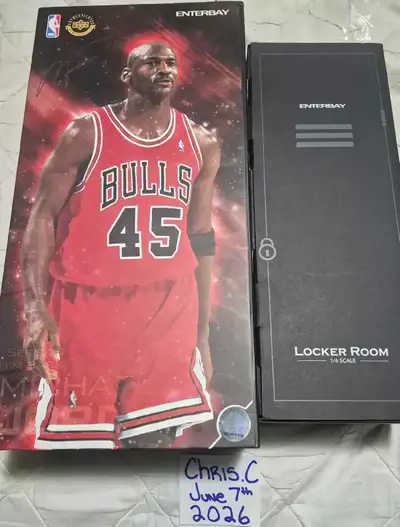 Enterbay Micheal Jordan 1/6 figure and locker , View more