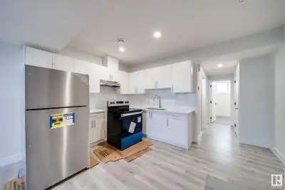 Spacious Legal 2 Bedroom, 1 Bathroom Basement Suite