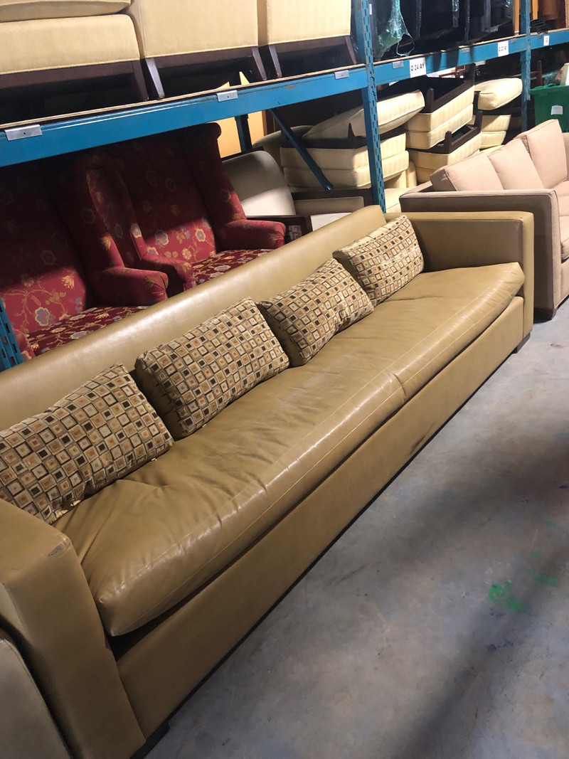 Leader sofa . Chairs & Recliners Mississauga / Peel Region Kijiji