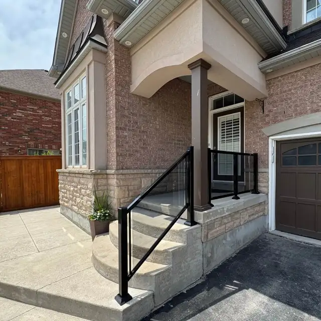 ALUMINUM RAILINGS in Decks & Fences in Mississauga / Peel Region - Image 2
