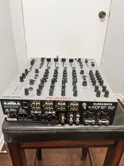 The Allen & heath XONE:92 mixer has six dual stereo channels, which use twin rail linear VCA channel...