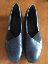 Ecco Leather Dress Shoes (Ladies, size 9/9.5)
