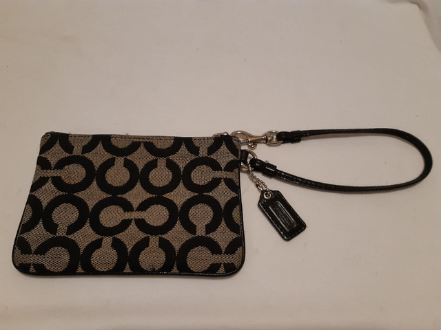 Coach Black/Beige Signature Fabric/ Black Patent Small Wristlet in Women's - Bags & Wallets in City of Halifax - Image 3