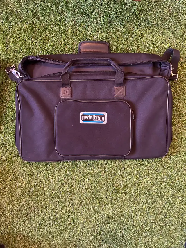 Pedaltrain Classic 1 with Soft Case in Amps & Pedals in City of Toronto - Image 3