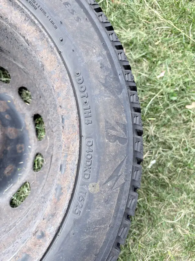 Winter Tires for Sale - Bridgestone Blizzak in Other in Stratford - Image 5