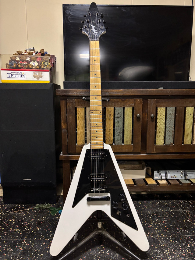 Epiphone negative series Flying V  in Guitars in Woodstock
