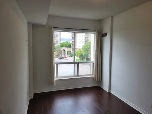 Room for rent in Room Rentals & Roommates in City of Toronto - Image 3