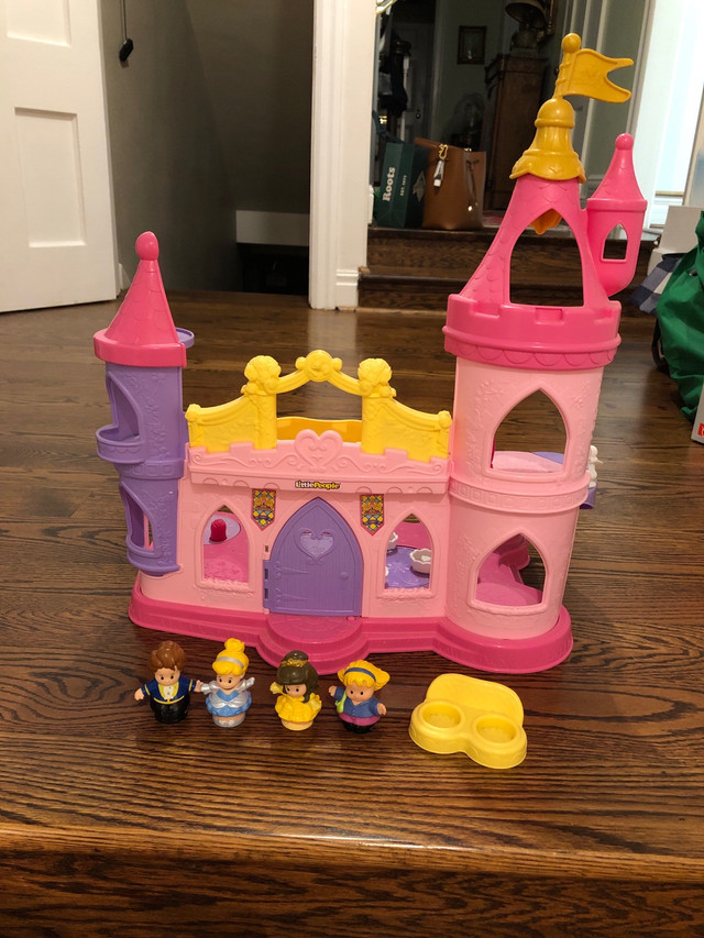 Vintage Fisher Price Little People Princess Castle  in Toys & Games in City of Toronto