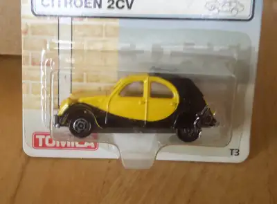 Citroen 2CV Tomy Tomica 1:57 diecast mint on card / neuf blister à / in Verdun (MTL) H4H 1S5