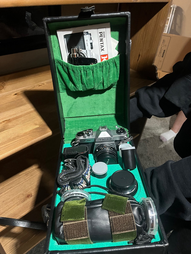 Pentax K 1000 camera  in Cameras & Camcorders in Calgary