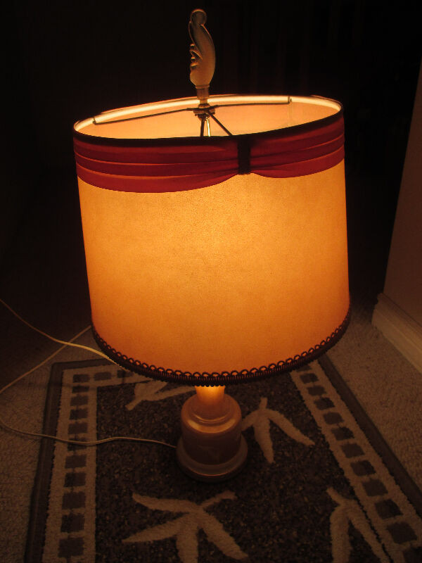 Antique Aladdin Table Lamp in Indoor Lighting & Fans in Fredericton - Image 4