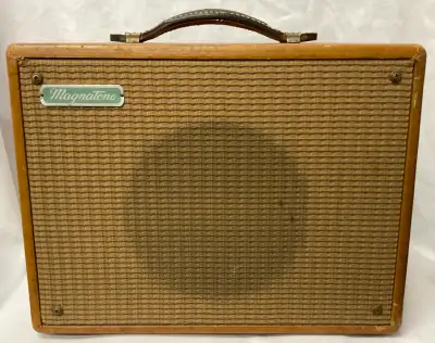 MAGNATONE 1950’S AMP STARLET MODEL 107, View more