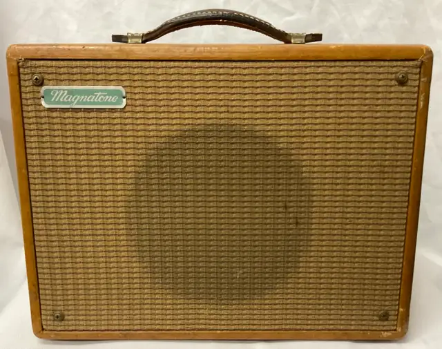 MAGNATONE 1950’S AMP STARLET MODEL 107 in Amps & Pedals in North Bay - Image 2
