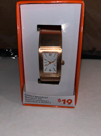 Bangle bracelet watch/montre gold 