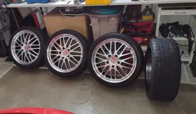 18x8 ET 45 Nitto motiva tires 225/40/18 ZR