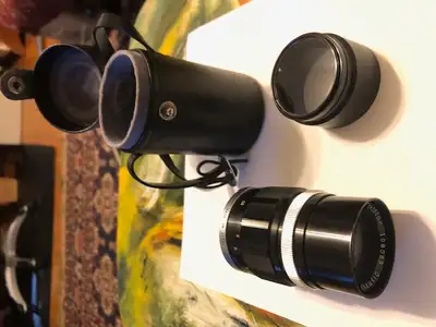 Comes with a uv lens and nice leather carrying case.