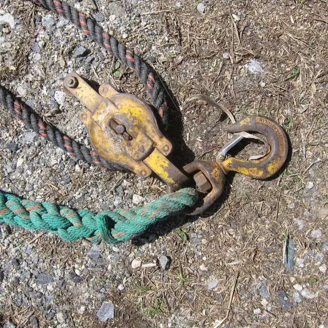 Rope With Hooks and Pulley in Hand Tools in Ottawa - Image 4