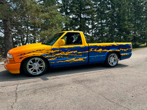 1999 Chevrolet S-10 Small black Chevy