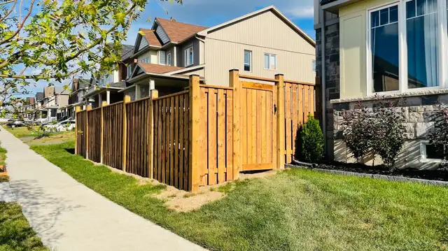  Fence and Deck553392522878658561