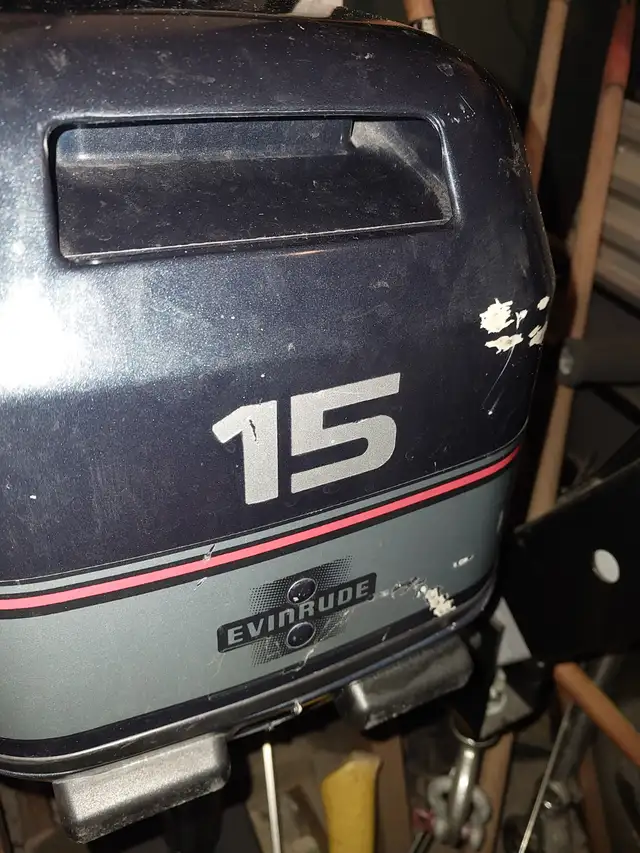 15 hp 2 stroke outboard motor with zodiac boat and life vests in Other in Oakville / Halton Region - Image 3