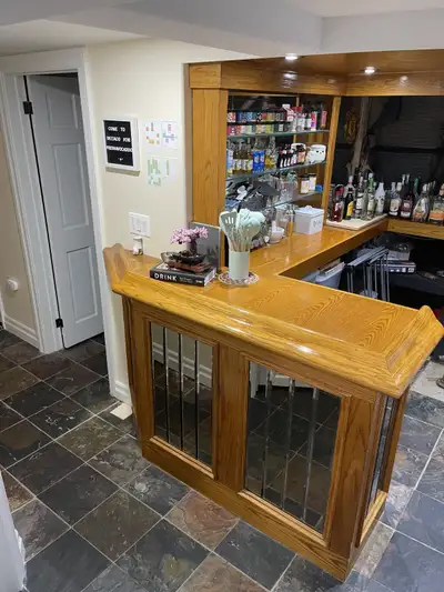 One bedroom in a 2 bedroom apartment Near McMaster University