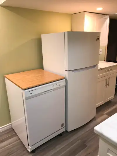 Welcome to a quiet Sarnia, North End Neighborhood. Single Occupancy, one bedroom, basement apartment...