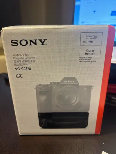 Sony vertical grip for A1 and A7R4.  Like new, View more